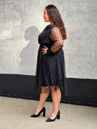 Czarna sukienka z tiulem w groszki Stylowa XL