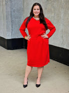 Czerwona sukienka plus size – elegancja, szyk i kobiecy charakter Stylowa XL