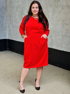 Czerwona sukienka plus size – elegancja, szyk i kobiecy charakter Stylowa XL