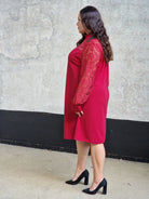 Czerwona sukienka plus size z koronką – elegancja i kobiecy urok Stylowa XL