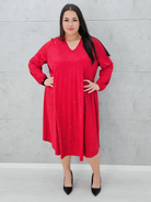 Czerwona sukienka w groszki z dekoltem V Stylowa XL