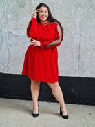 Czerwona sukienka z odkrytymi ramionami Stylowa XL