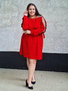 Czerwona sukienka z odkrytymi ramionami Stylowa XL