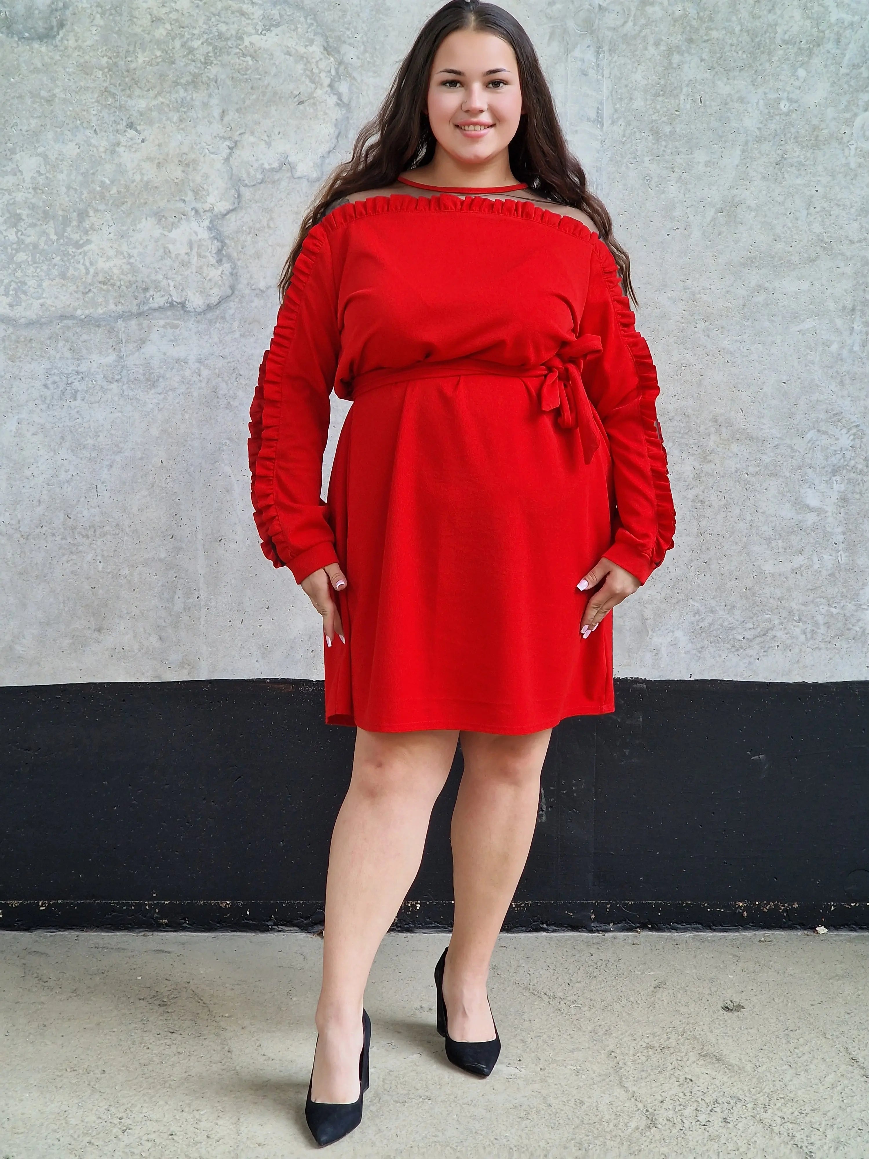 Czerwona sukienka z odkrytymi ramionami Stylowa XL