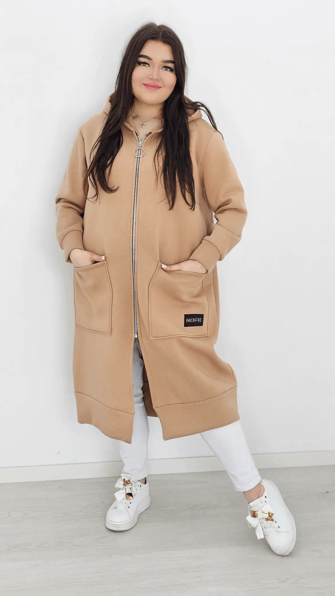 Długa bluza z kapturem – komfort i styl na co dzień - jasny brąz Stylowa XL