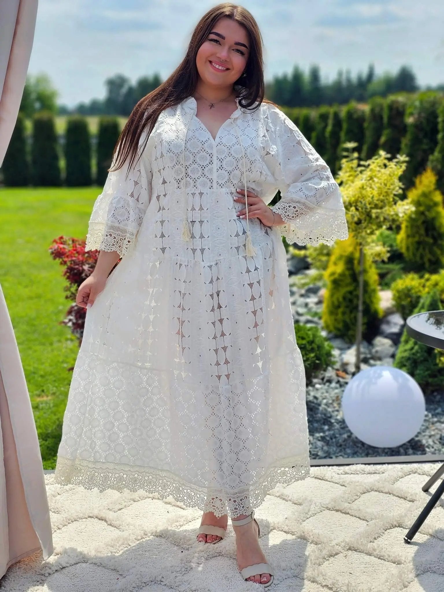 Długa sukienka z haftem angielskim Stylowa XL