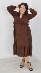 Długa sukienka z ściągaczem w tali - brąz Stylowa XL