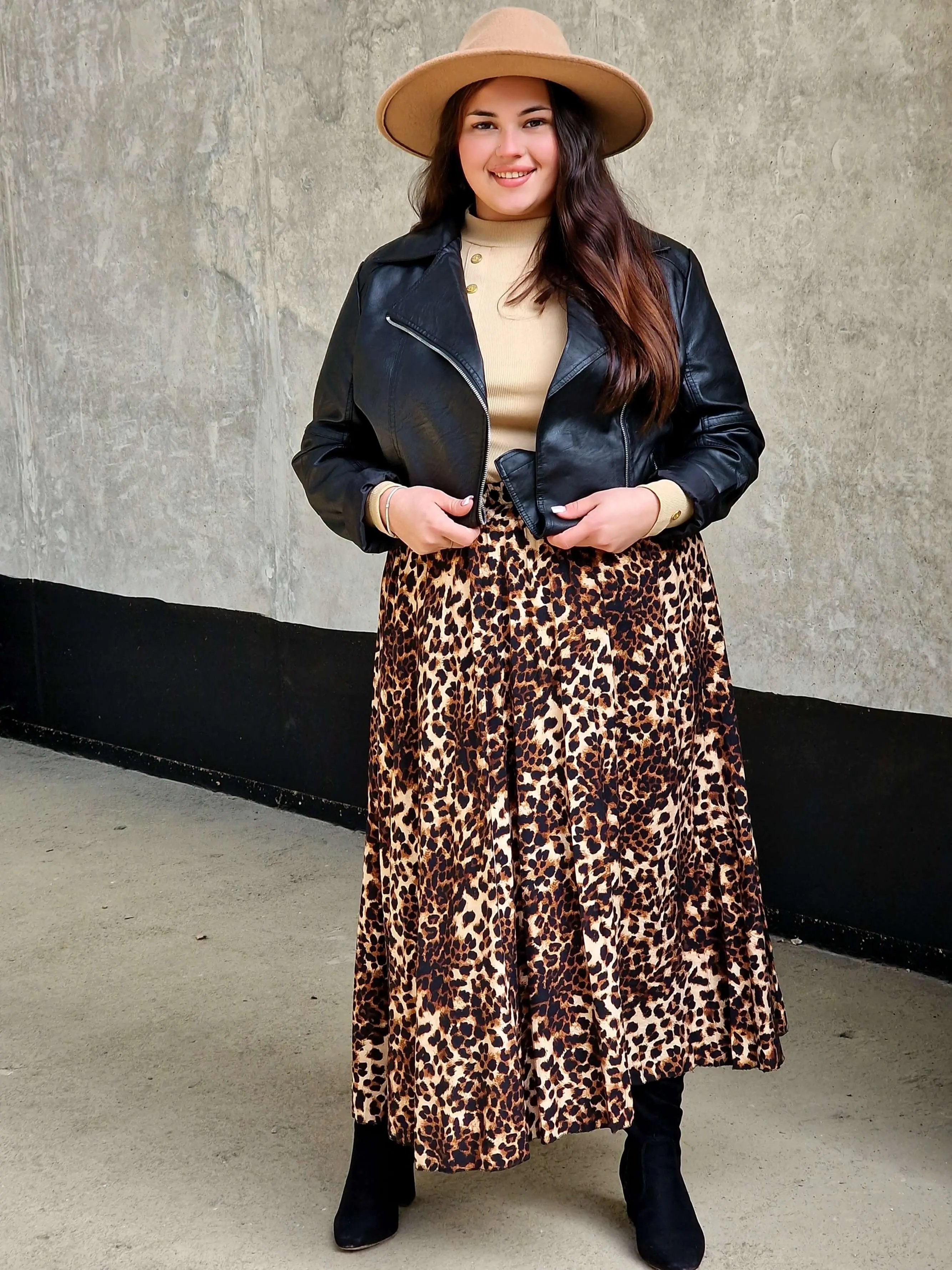 Drapieżna Spódnica Midi w Panterkę Stylowa XL