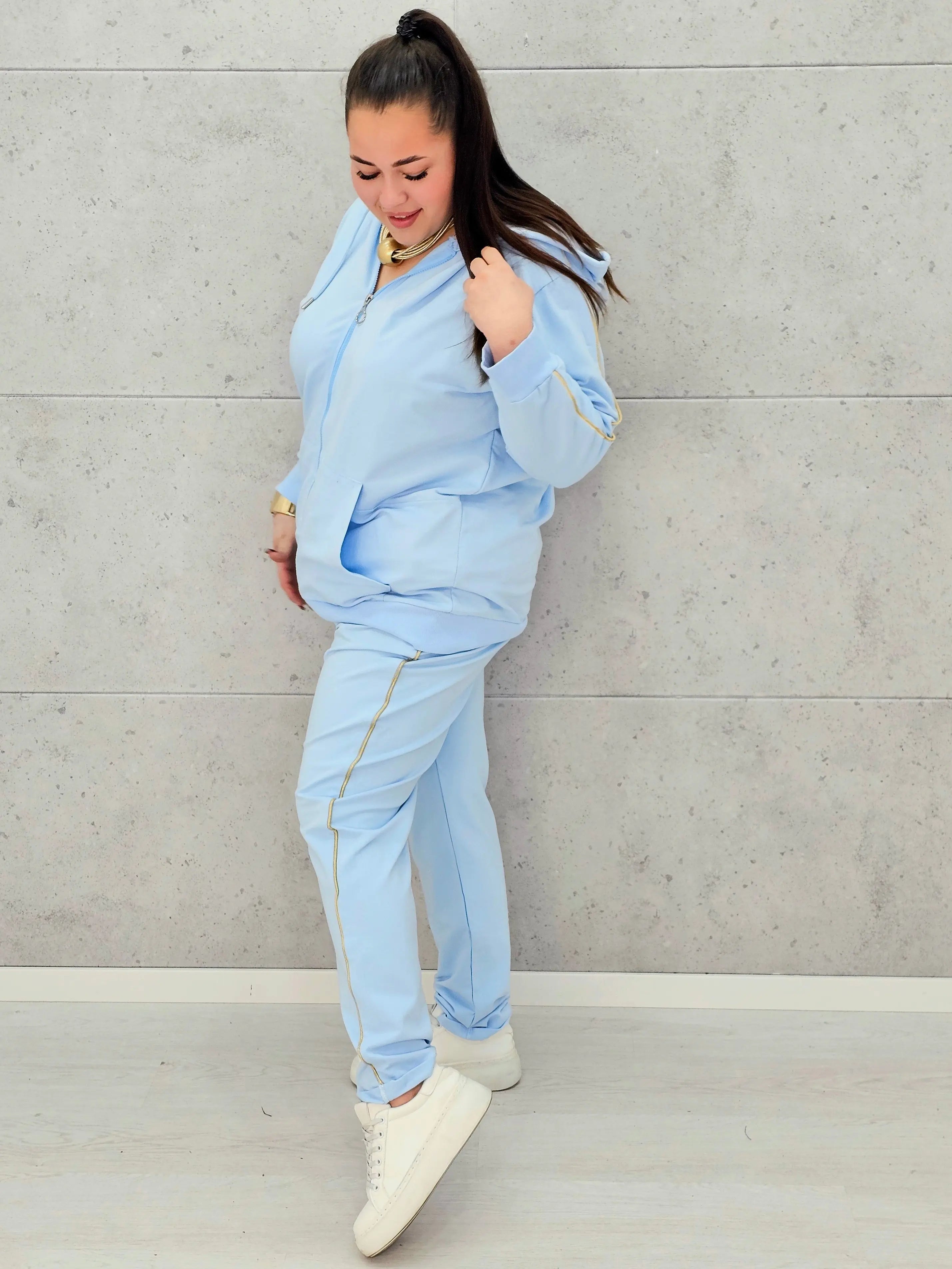 Dres plus size – komfortowy komplet sportowy w nowoczesnym stylu XXL Stylowa XL