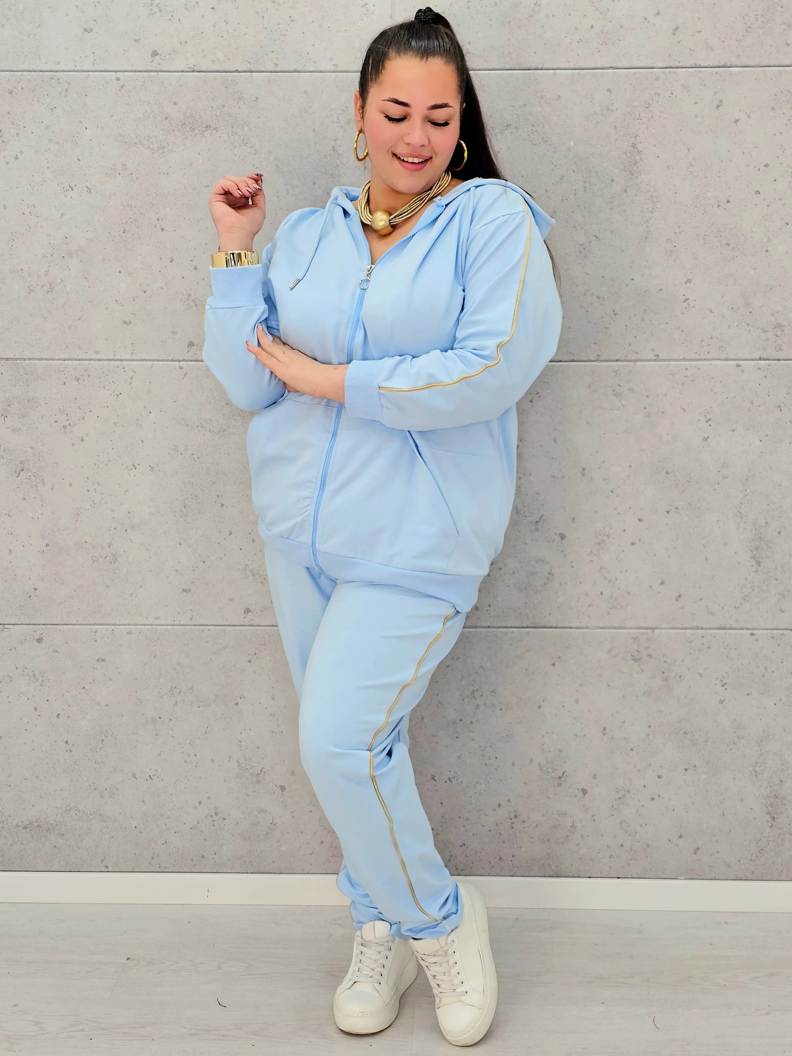 Dres plus size – komfortowy komplet sportowy w nowoczesnym stylu XXL Stylowa XL