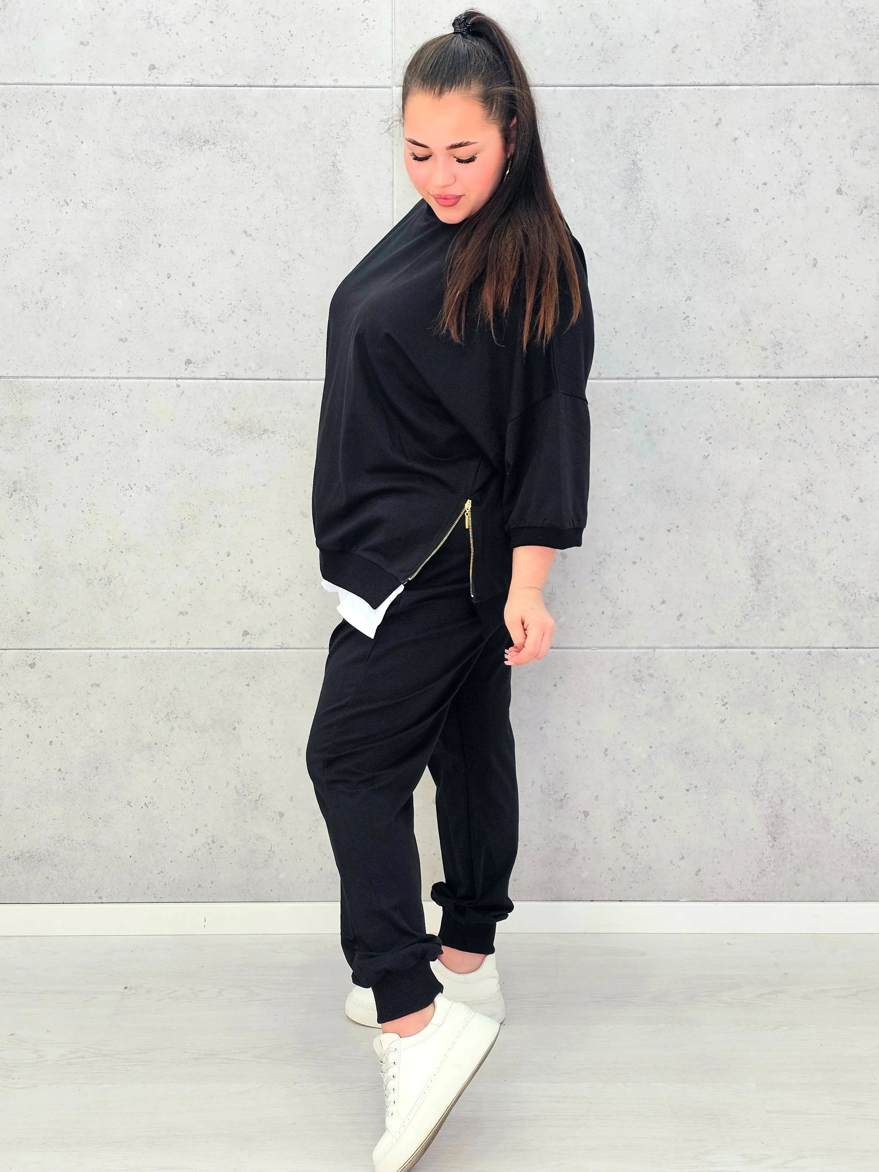 Dres plus size czarny – komfortowy komplet XXL dla kobiet ceniących styl i wygodę Stylowa XL