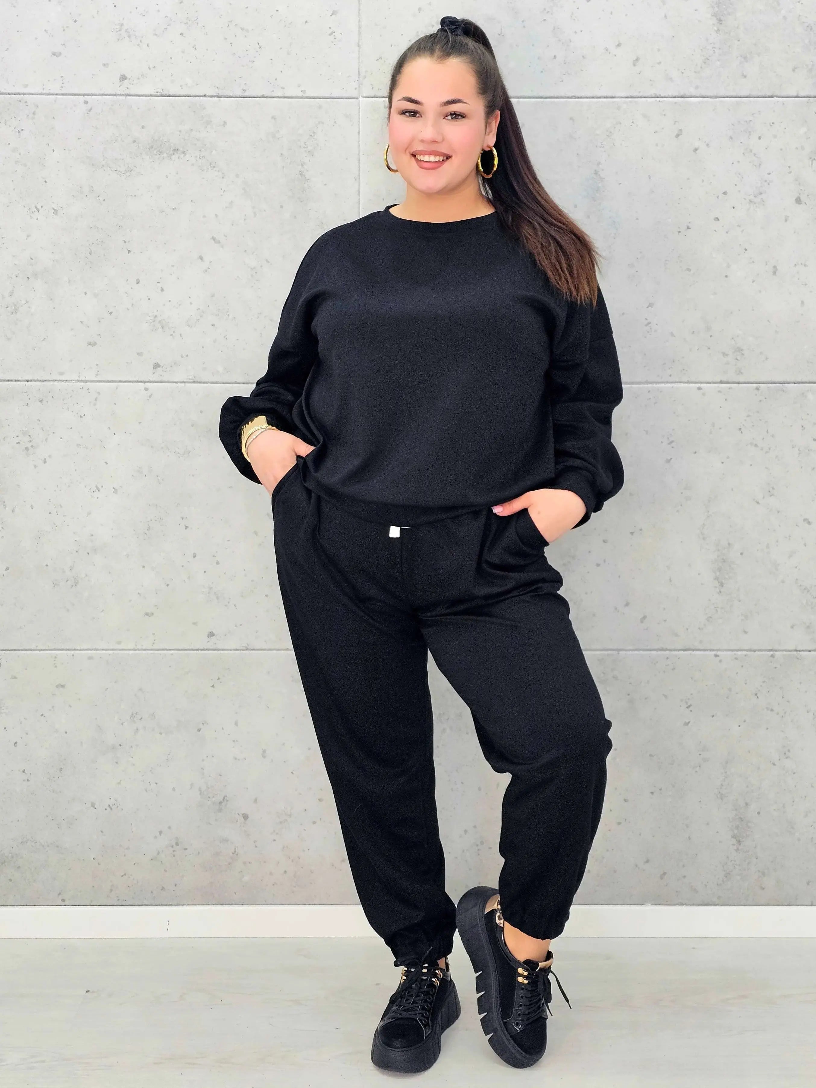 Dres plus size z wygodnej dzianiny – styl i komfort w jednym Stylowa XL Stylowa XL