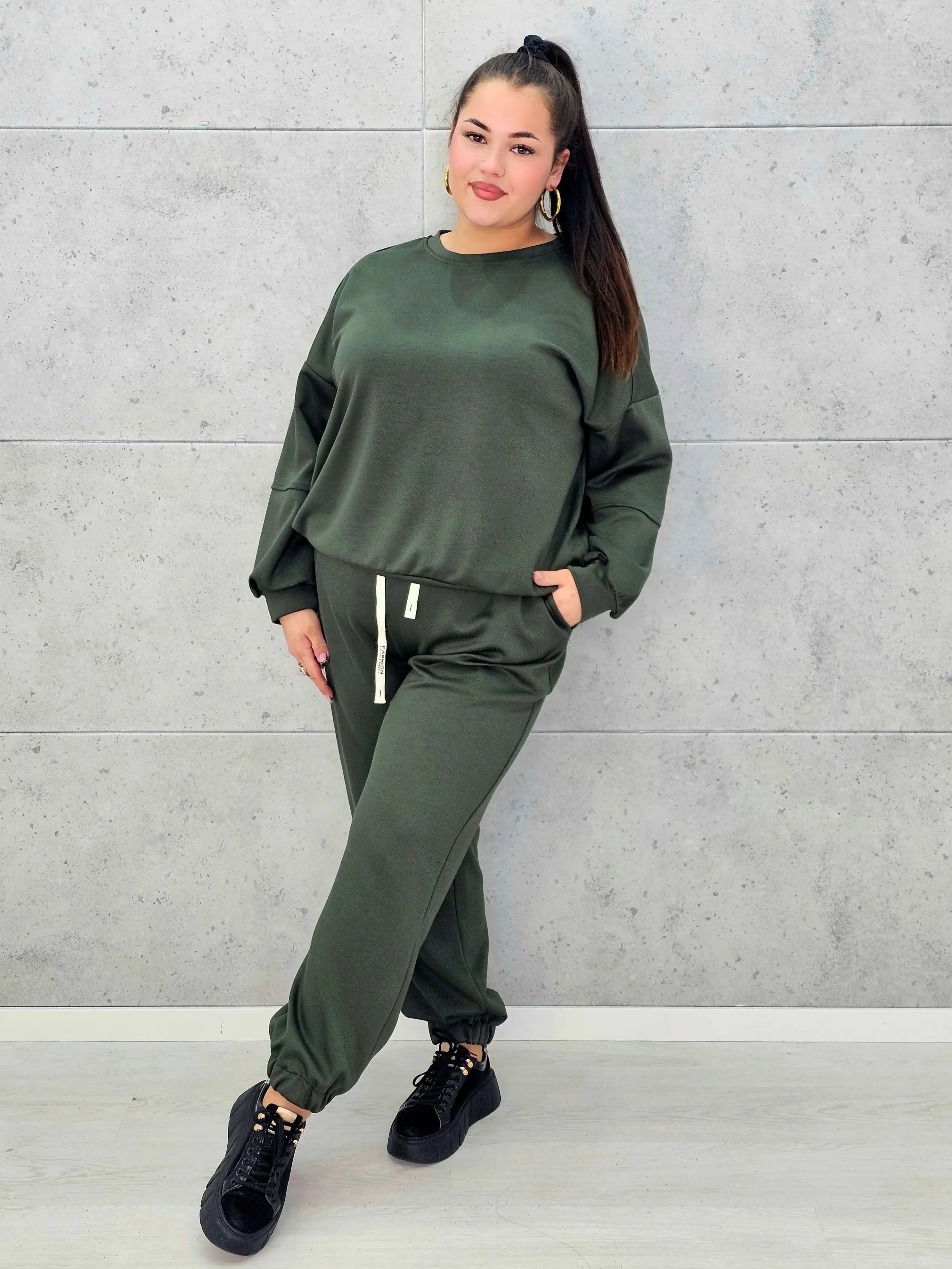 Dres plus size z wygodnej dzianiny – styl i komfort w jednym Stylowa XL Stylowa XL