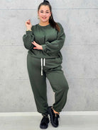 Dres plus size z wygodnej dzianiny – styl i komfort w jednym Stylowa XL Stylowa XL