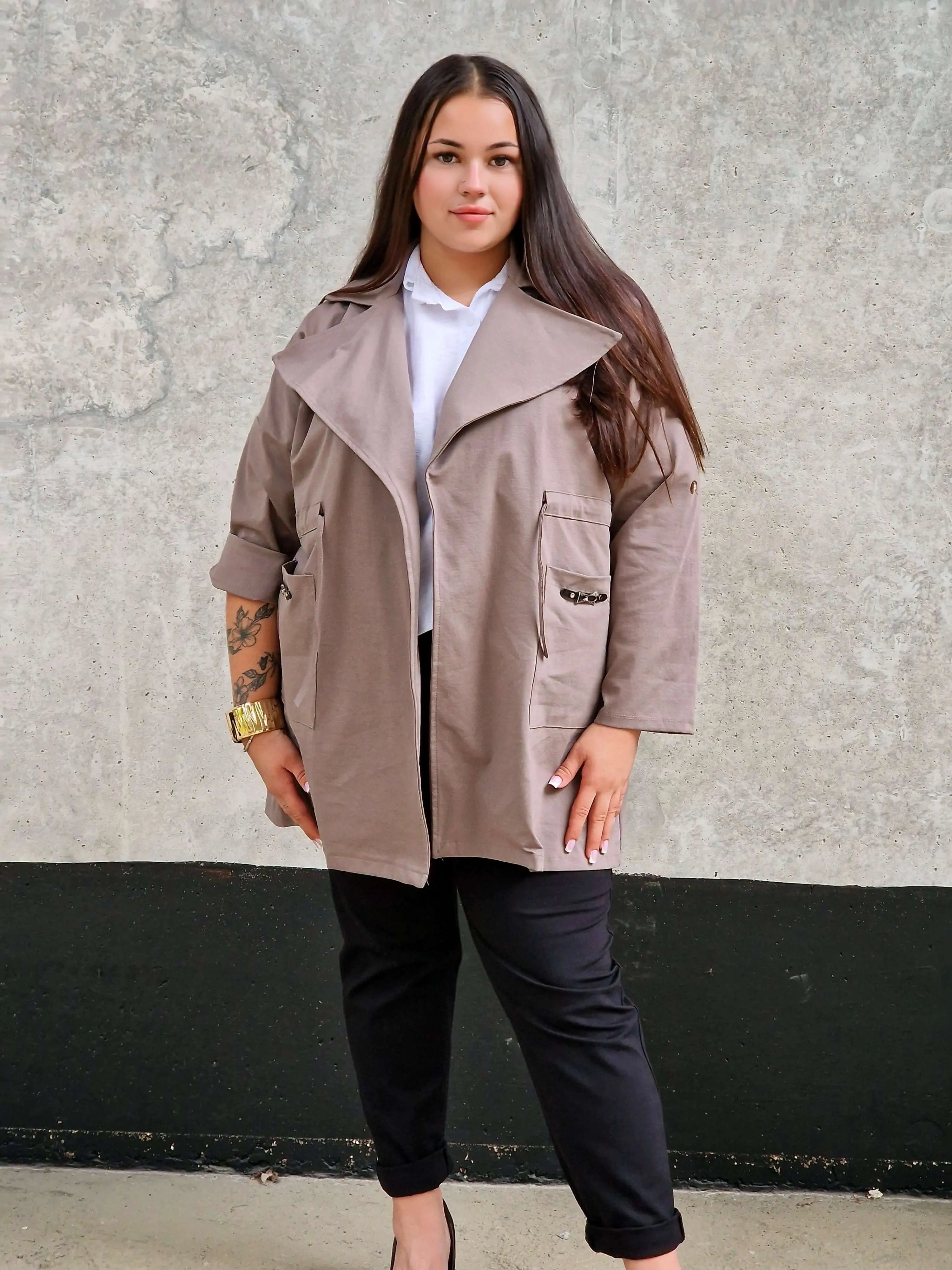 Elegancka Narzutka Plus Size Ciemny Beż- Styl i Komfort Stylowa XL