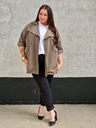 Elegancka Narzutka Plus Size Khaki - Styl i Komfort Stylowa XL