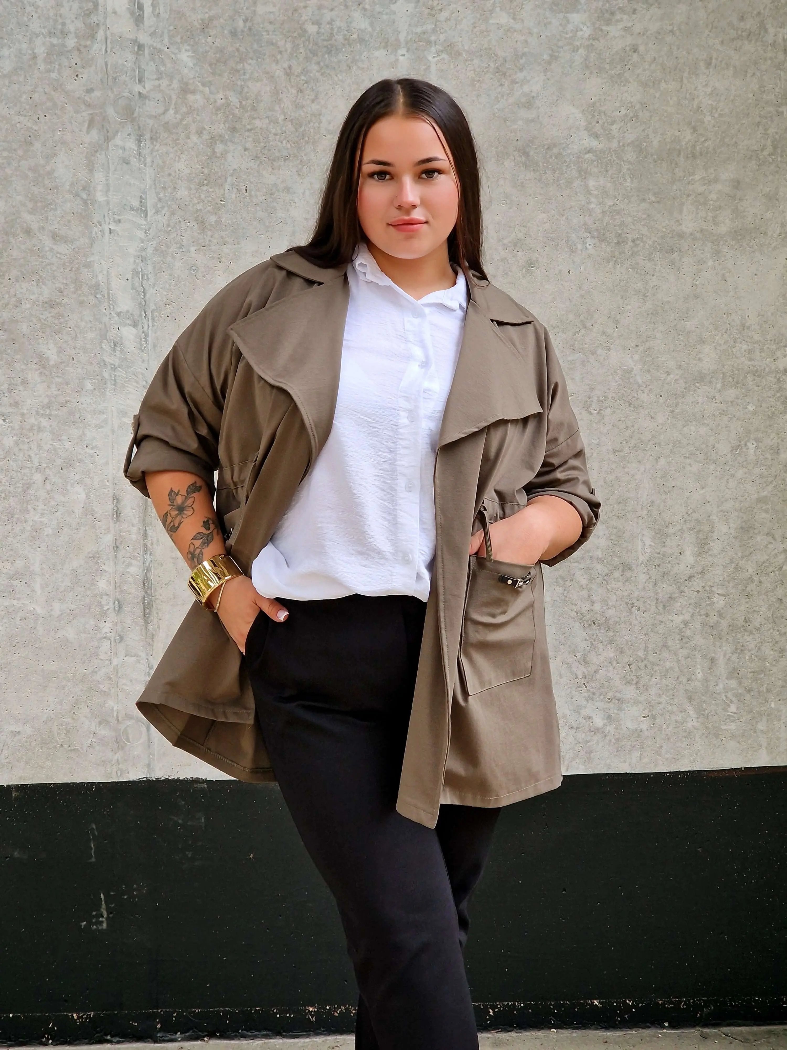 Elegancka Narzutka Plus Size Khaki - Styl i Komfort Stylowa XL