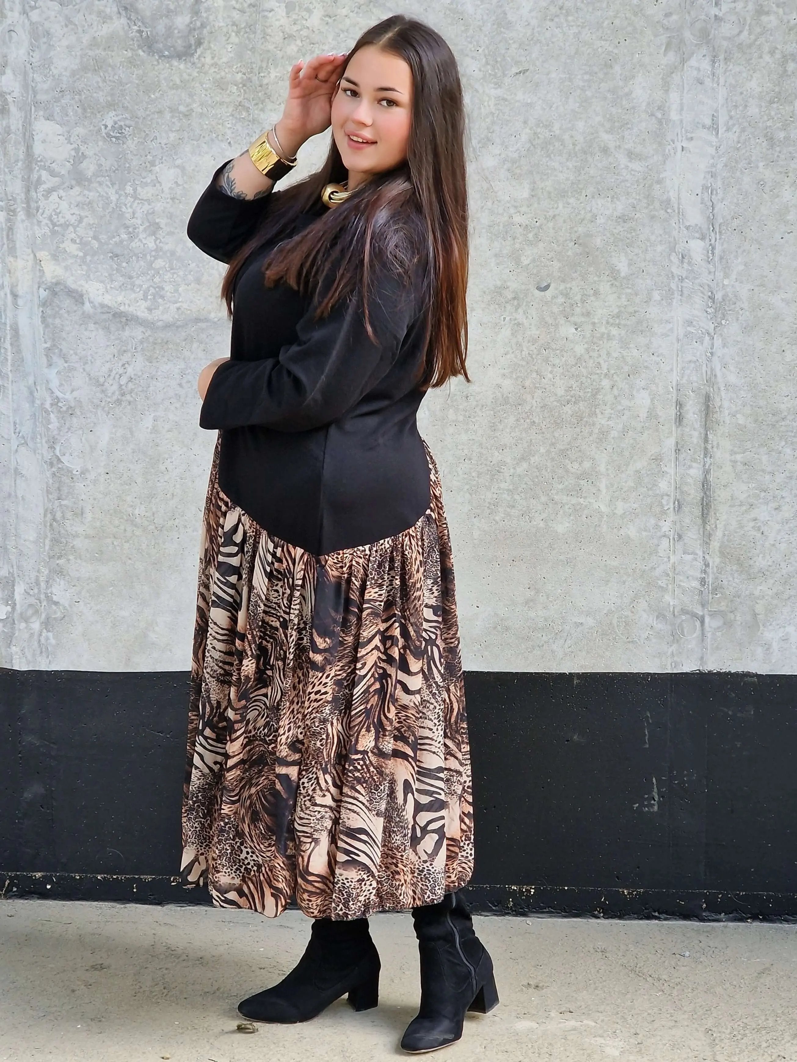 Elegancka Sukienka z Kontrastowym Dołem w Zwierzęcy Wzór Stylowa XL