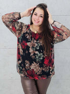 Elegancka bluzka plus size w kwiaty – kobiecy szyk i wygoda w jednym Stylowa XL