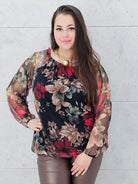 Elegancka bluzka plus size w kwiaty – kobiecy szyk i wygoda w jednym Stylowa XL