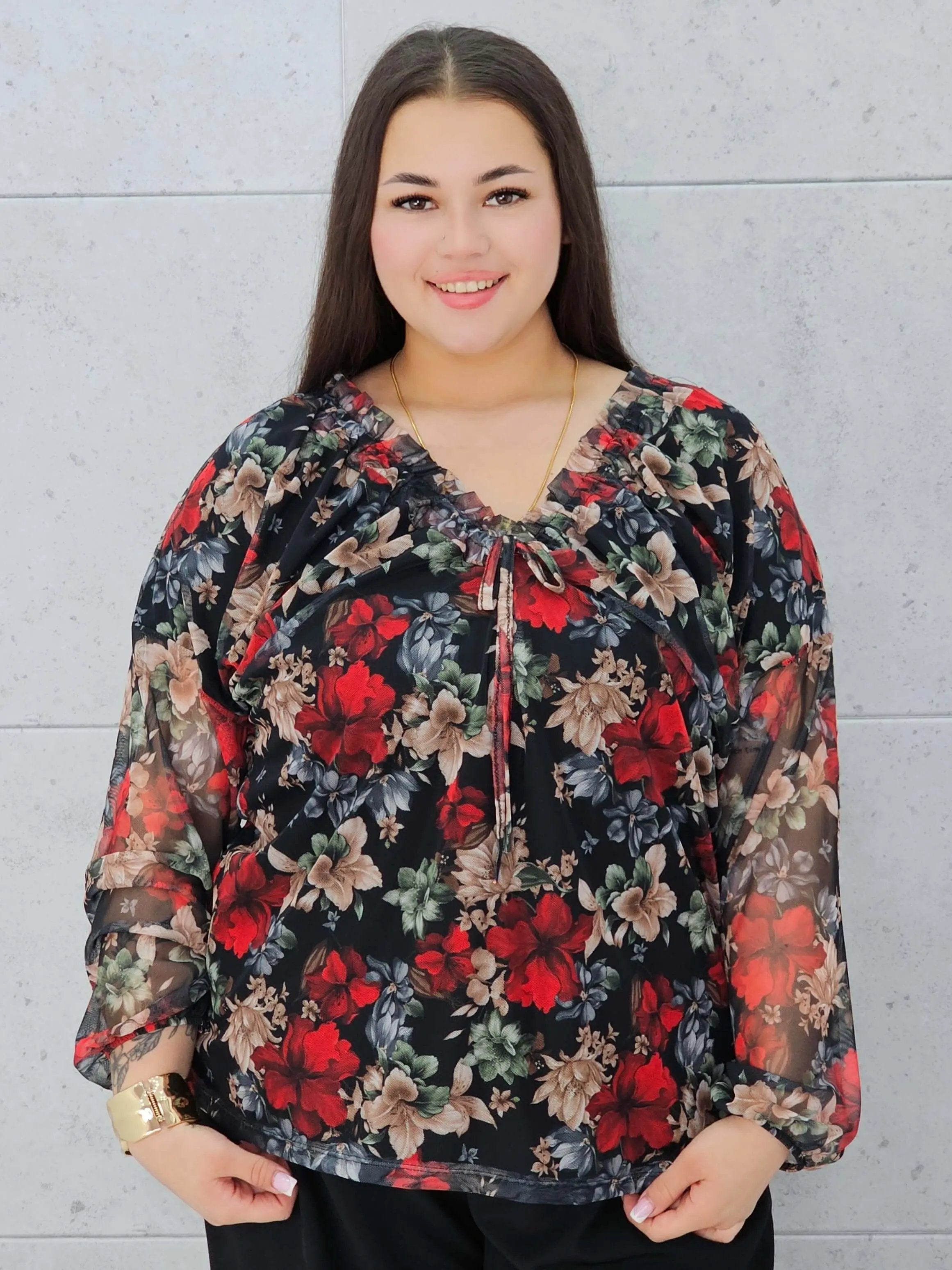 Elegancka bluzka plus size w kwiaty z delikatnego szyfonu. Stylowa XL