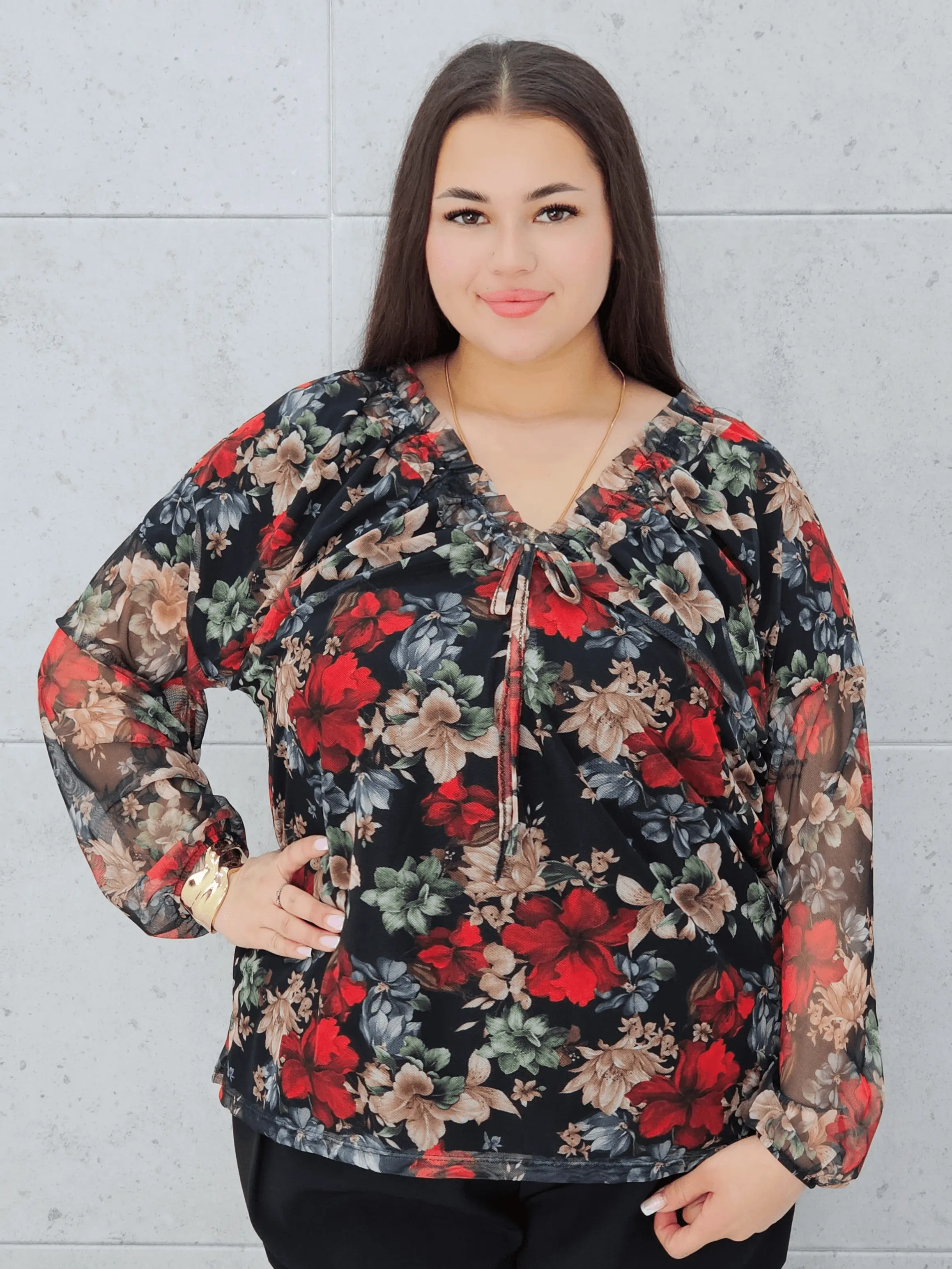 Elegancka bluzka plus size w kwiaty z delikatnego szyfonu. Stylowa XL