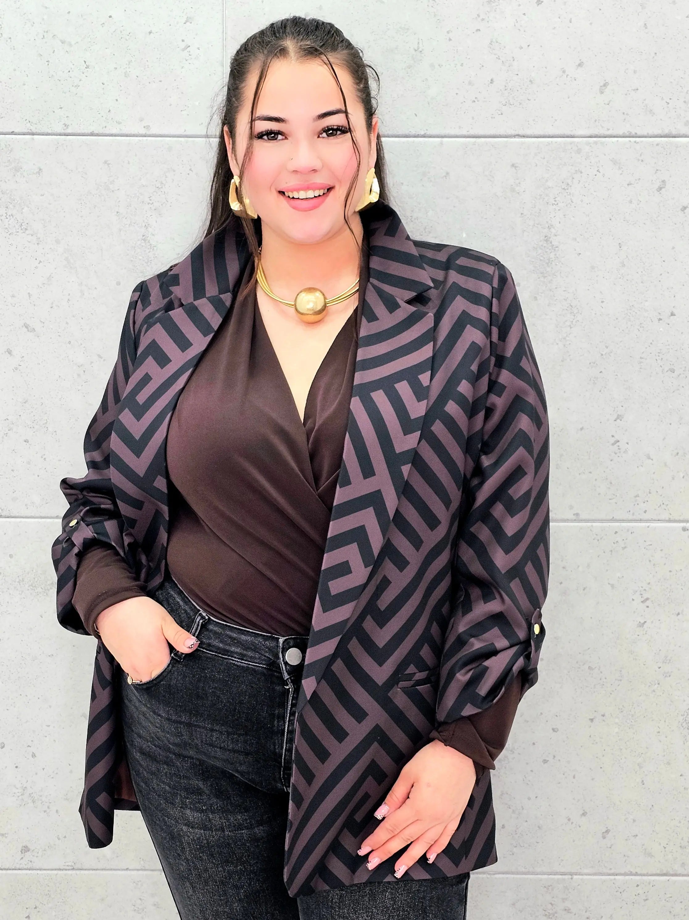 Elegancka marynarka plus size w geometryczny wzór – Stylowa XL Stylowa XL