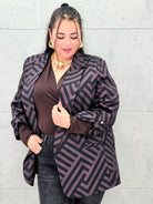 Elegancka marynarka plus size w geometryczny wzór – Stylowa XL Stylowa XL