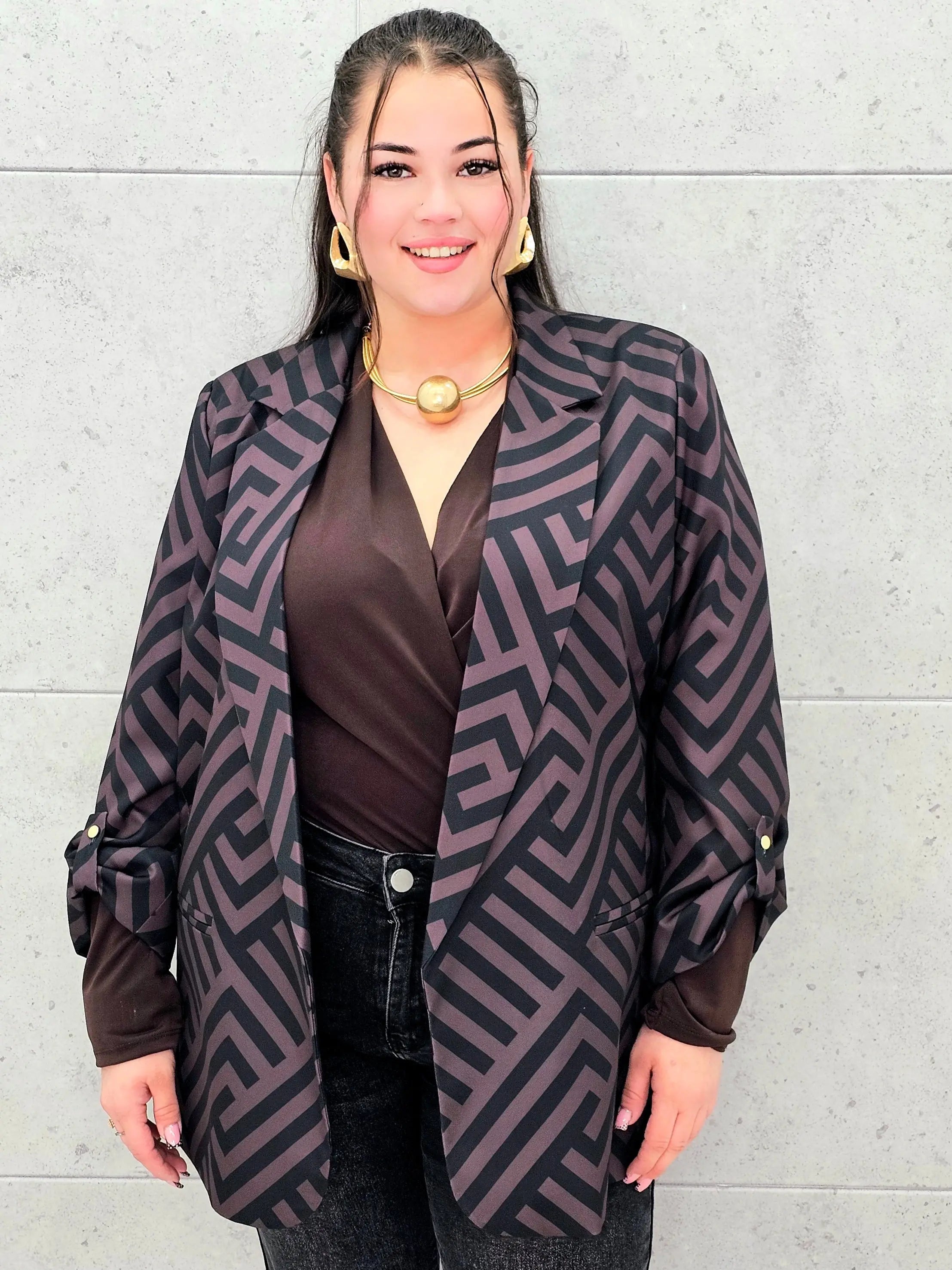 Elegancka marynarka plus size w geometryczny wzór – Stylowa XL Stylowa XL