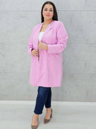 Elegancka przedłużana marynarka z ozdobnym zapięciem Stylowa XL