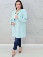 Elegancka przedłużana marynarka z ozdobnym zapięciem Stylowa XL