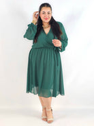 Elegancka  sukienka plus size midi z kopertowym dekoltem-szyfon Stylowa XL