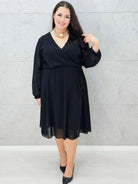 Elegancka  sukienka plus size midi z kopertowym dekoltem-szyfon Stylowa XL