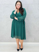 Elegancka  sukienka plus size midi z kopertowym dekoltem-szyfon Stylowa XL
