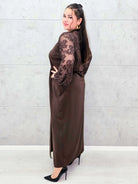 Elegancka sukienka plus size z koronką i cekinami – wyjątkowa propozycja na wielkie wyjścia Stylowa XL