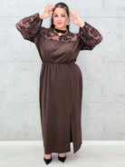 Elegancka sukienka plus size z koronką i cekinami – wyjątkowa propozycja na wielkie wyjścia Stylowa XL