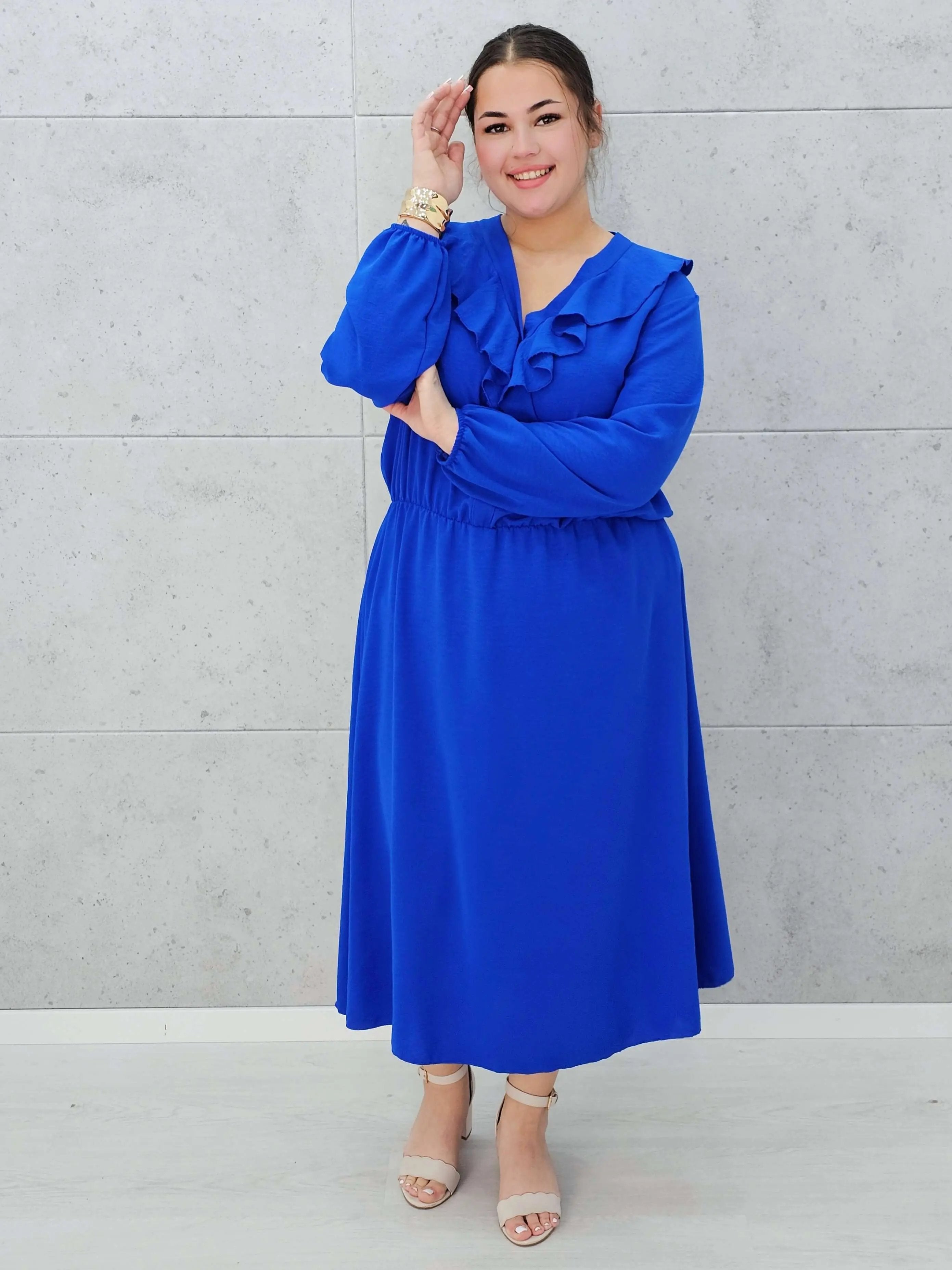 Elegancka sukienka z żabotem  w kolorach Stylowa XL