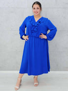 Elegancka sukienka z żabotem  w kolorach Stylowa XL