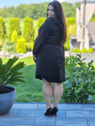 Elegancka sukienka zapinana na guziczki, pasek ozdobny Stylowa XL