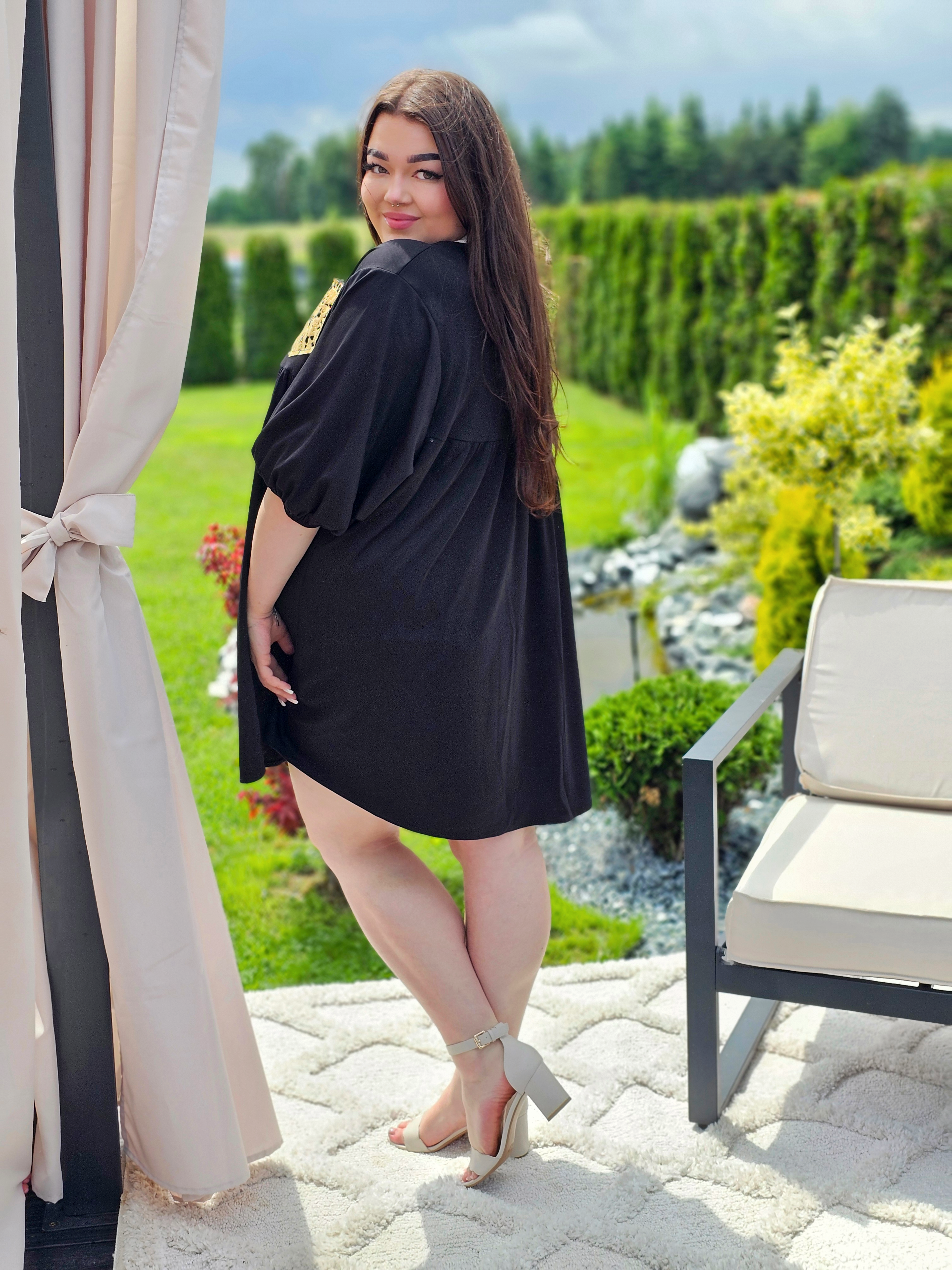 Elegancka tunika z wyjątkowym wykończeniem Stylowa XL