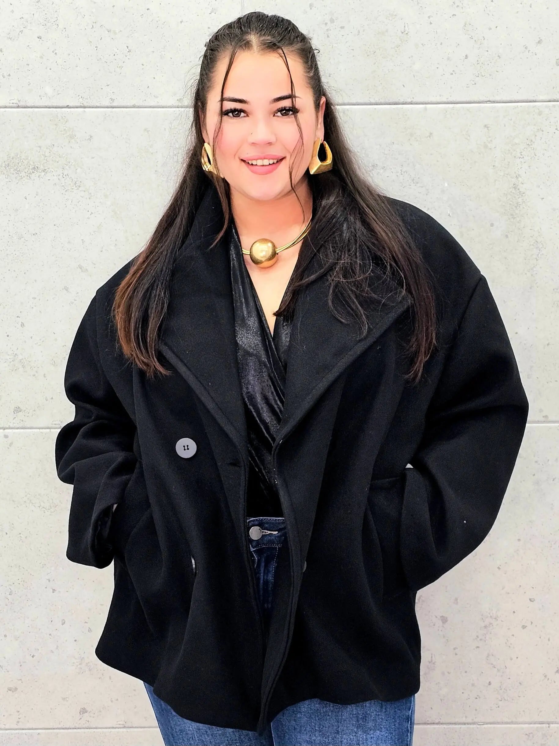 Elegancki płaszcz plus size – klasyczny fason na chłodniejsze dni Stylowa XL