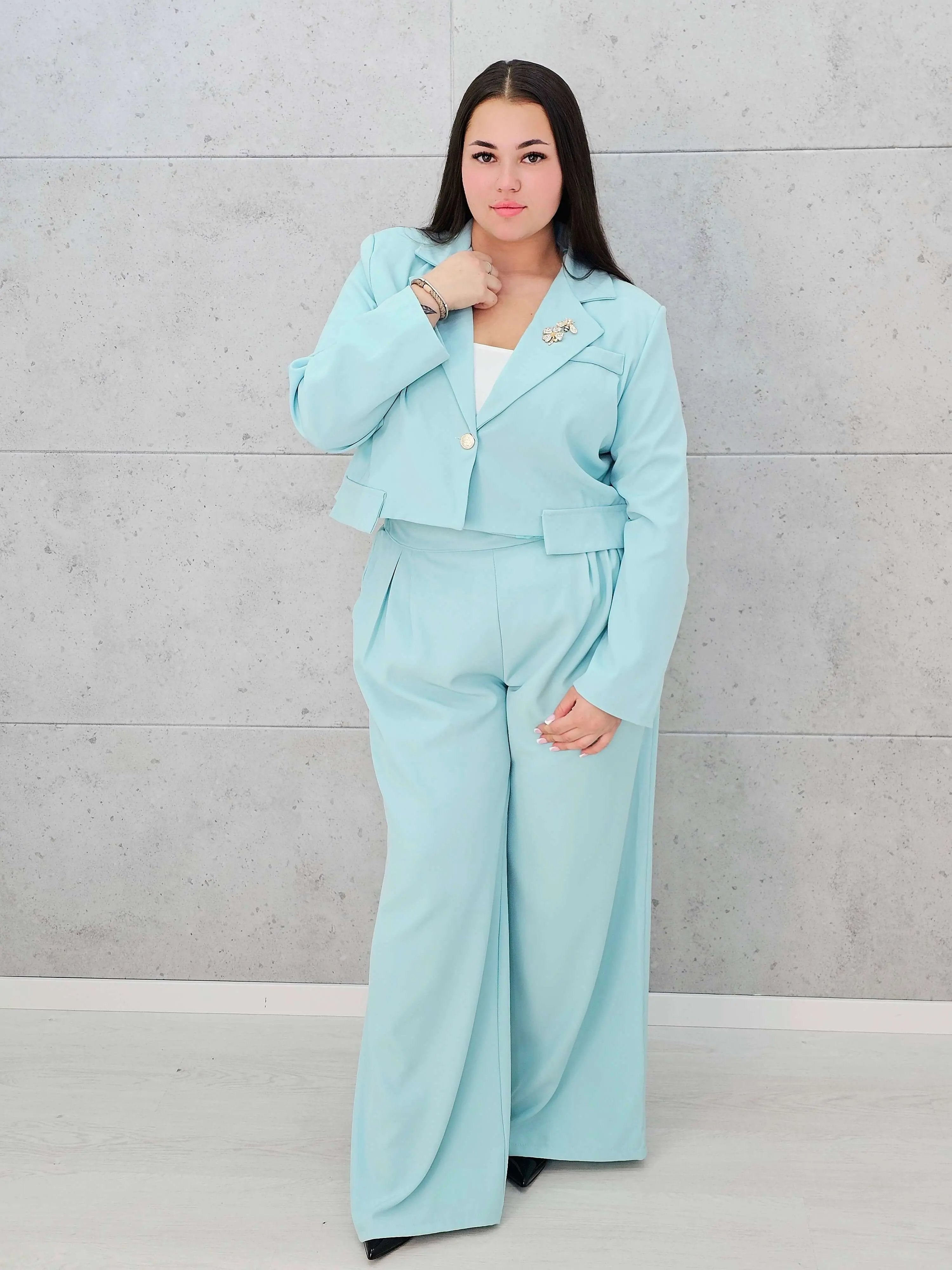 Garnitur „Elegance Bloom” z krótką marynarką Stylowa XL