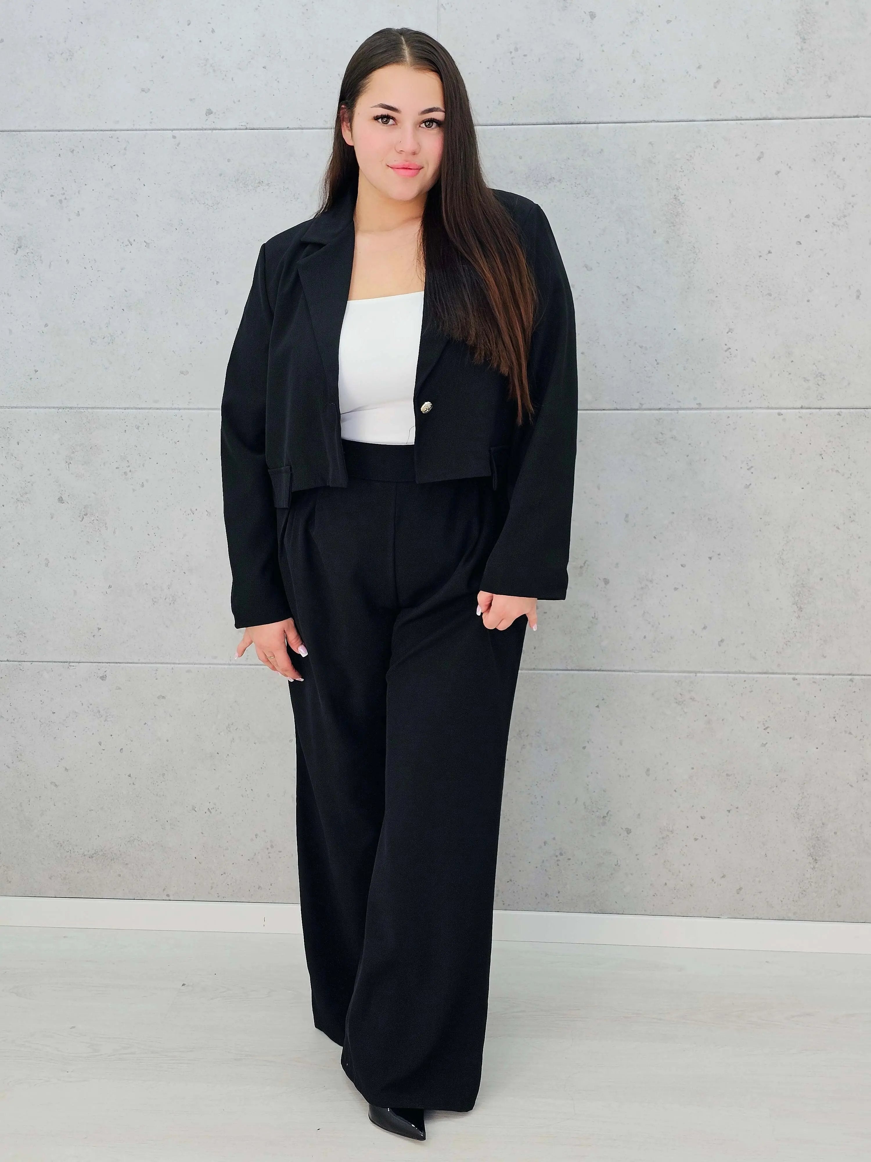 Garnitur „Elegance Bloom” z krótką marynarką Stylowa XL