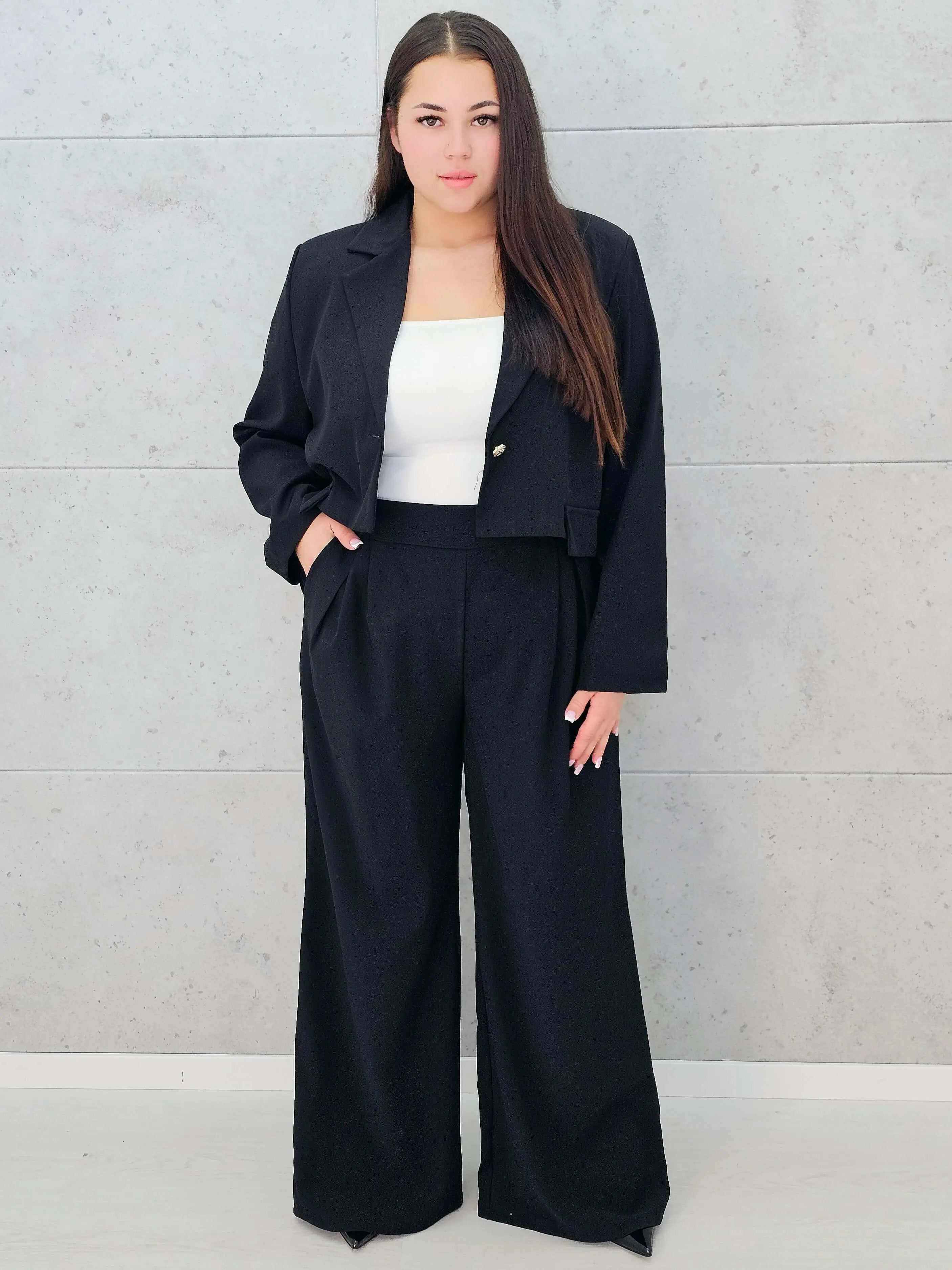 Garnitur „Elegance Bloom” z krótką marynarką Stylowa XL