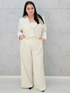 Garnitur „Elegance Bloom” z krótką marynarką Stylowa XL