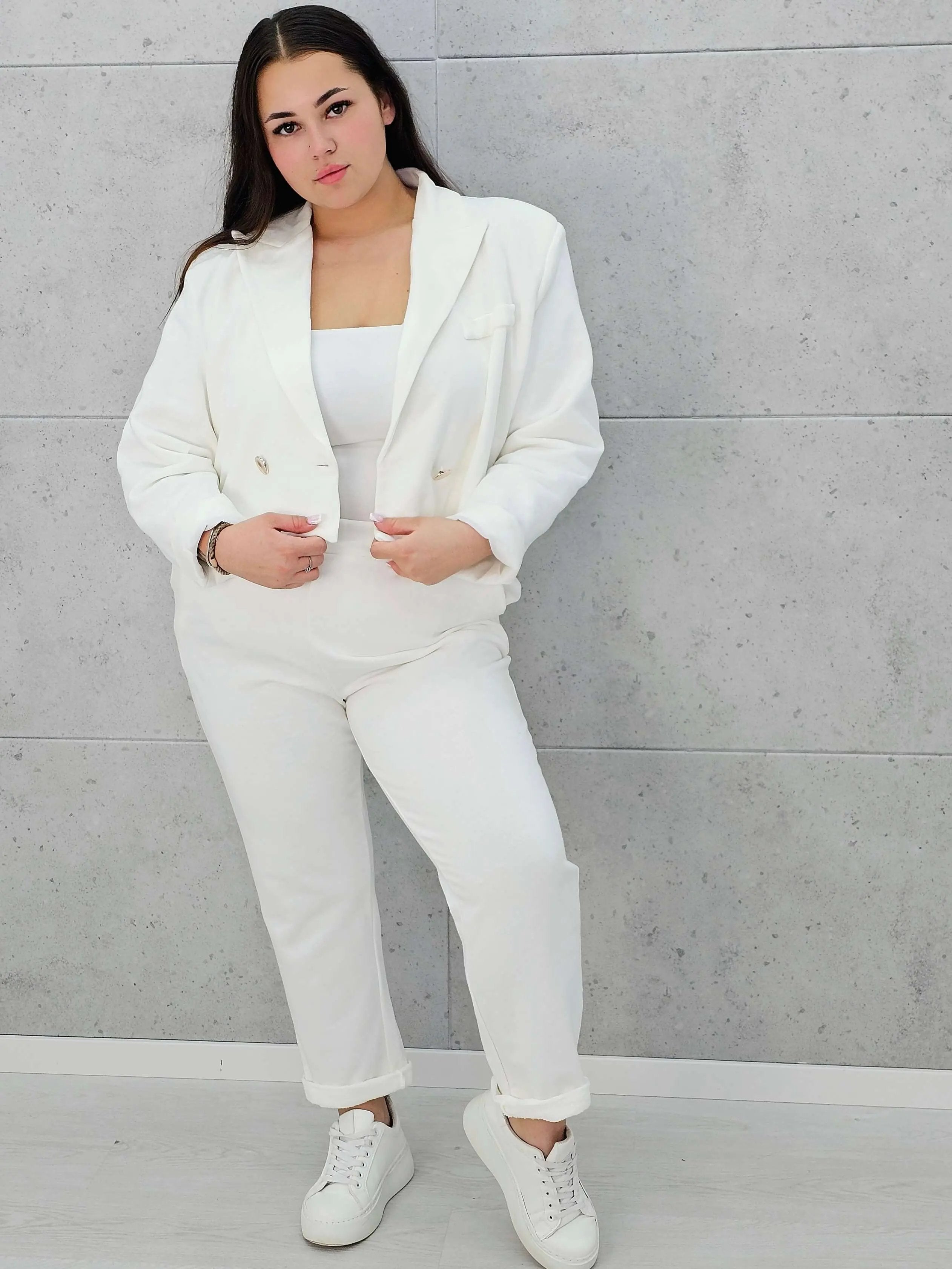 Garnitur „Soft Confidence” – subtelność w nowoczesnym wydaniu Stylowa XL