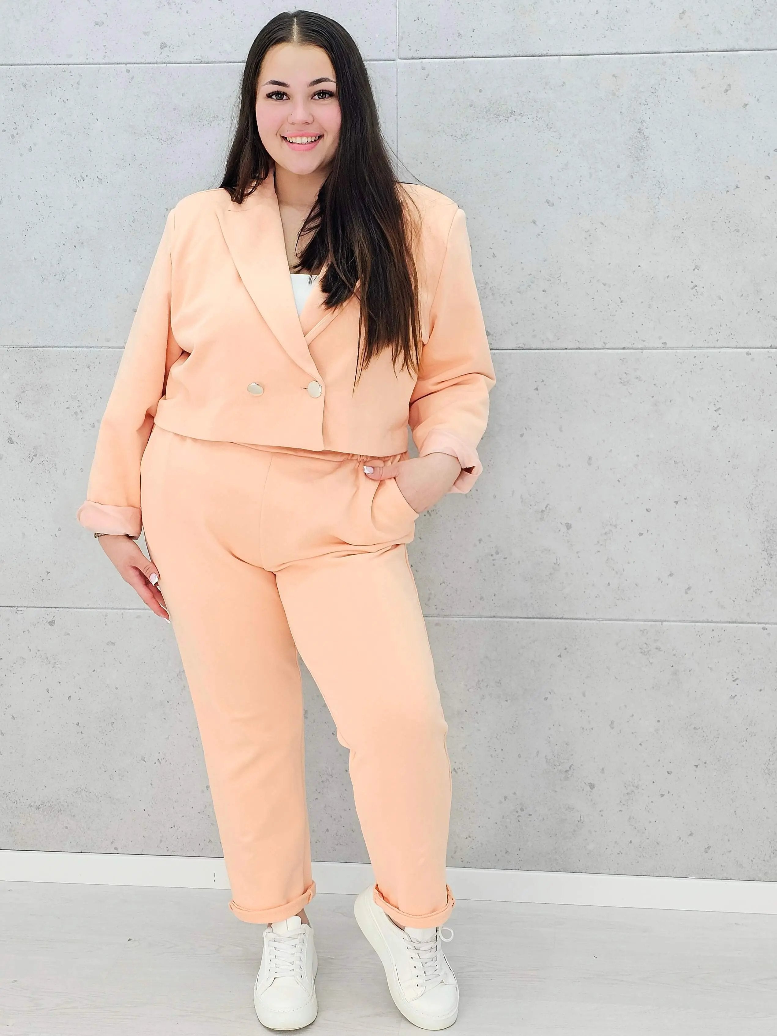 Garnitur „Soft Confidence” – subtelność w nowoczesnym wydaniu Stylowa XL