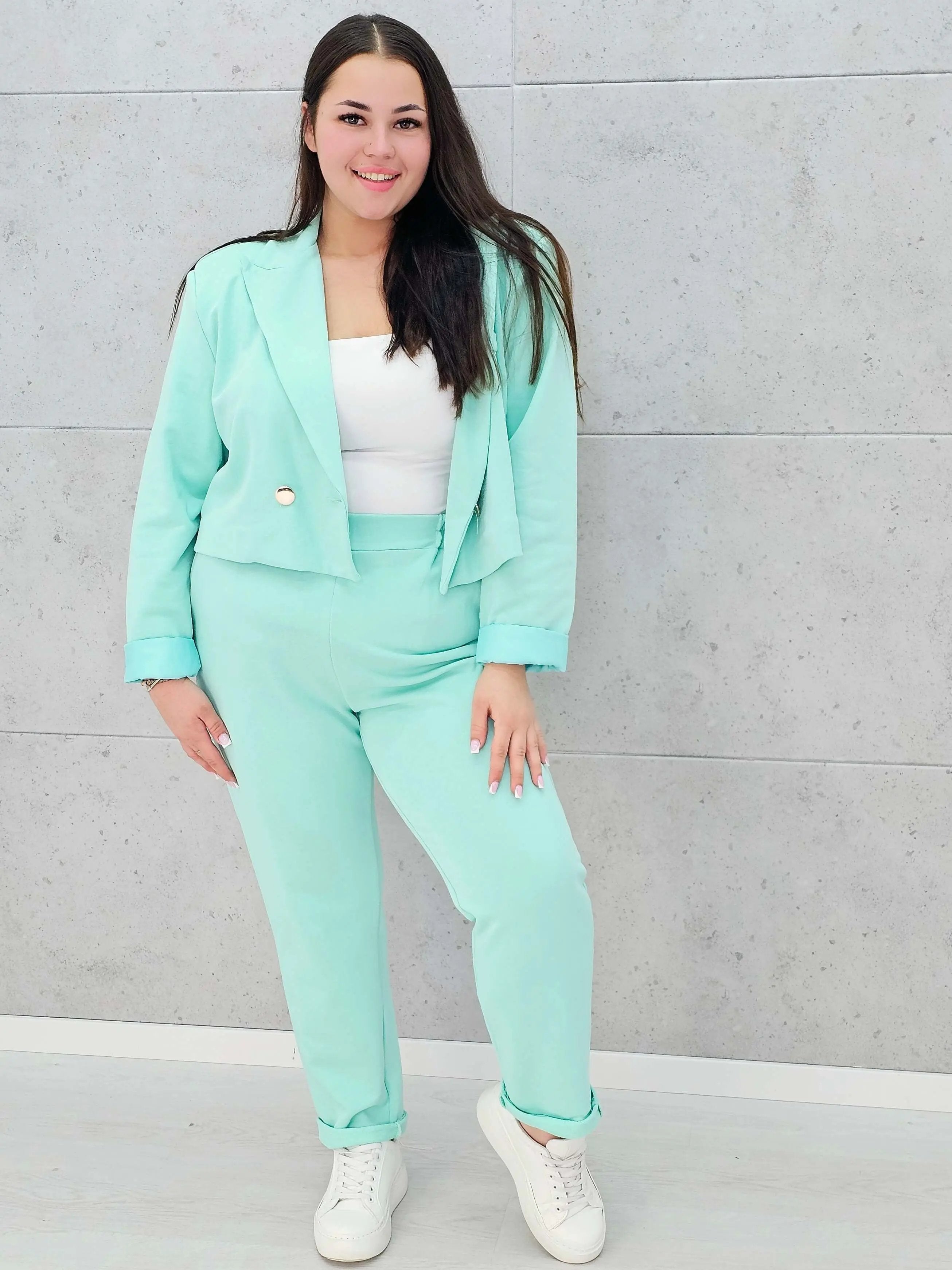 Garnitur „Soft Confidence” – subtelność w nowoczesnym wydaniu Stylowa XL