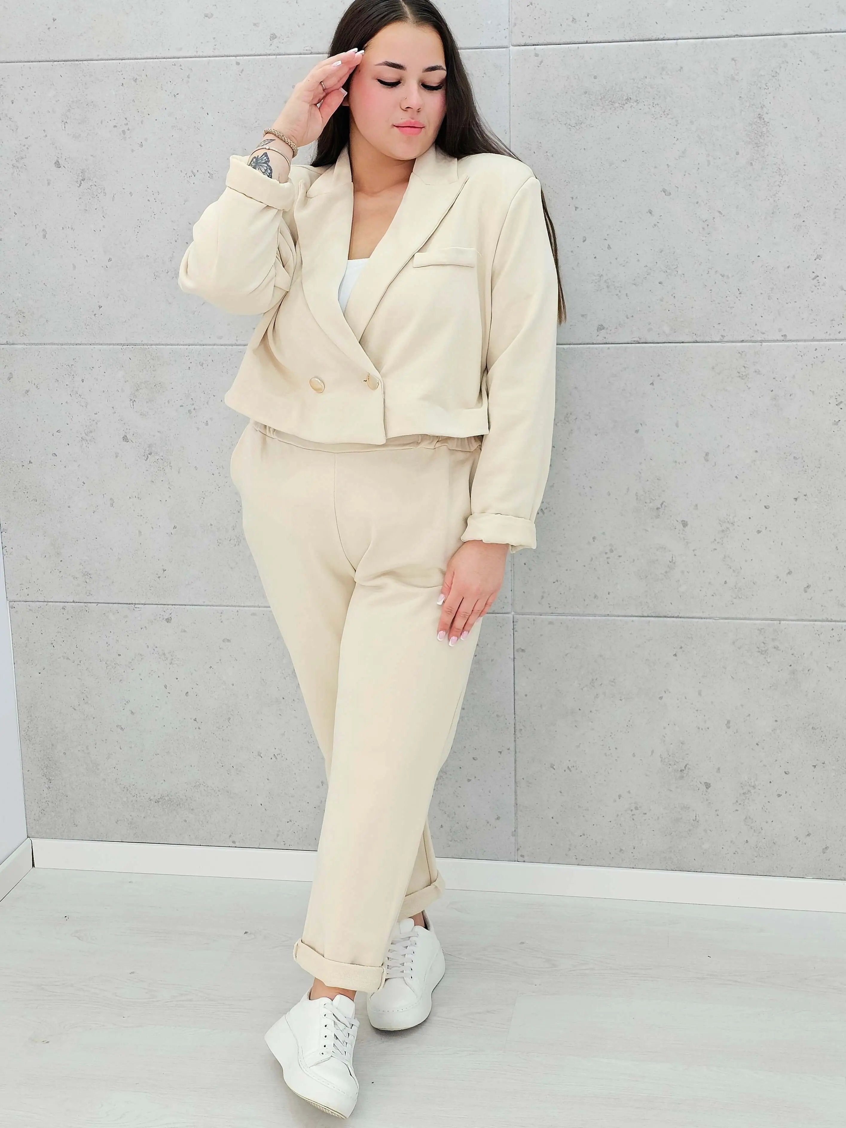 Garnitur „Soft Confidence” – subtelność w nowoczesnym wydaniu Stylowa XL