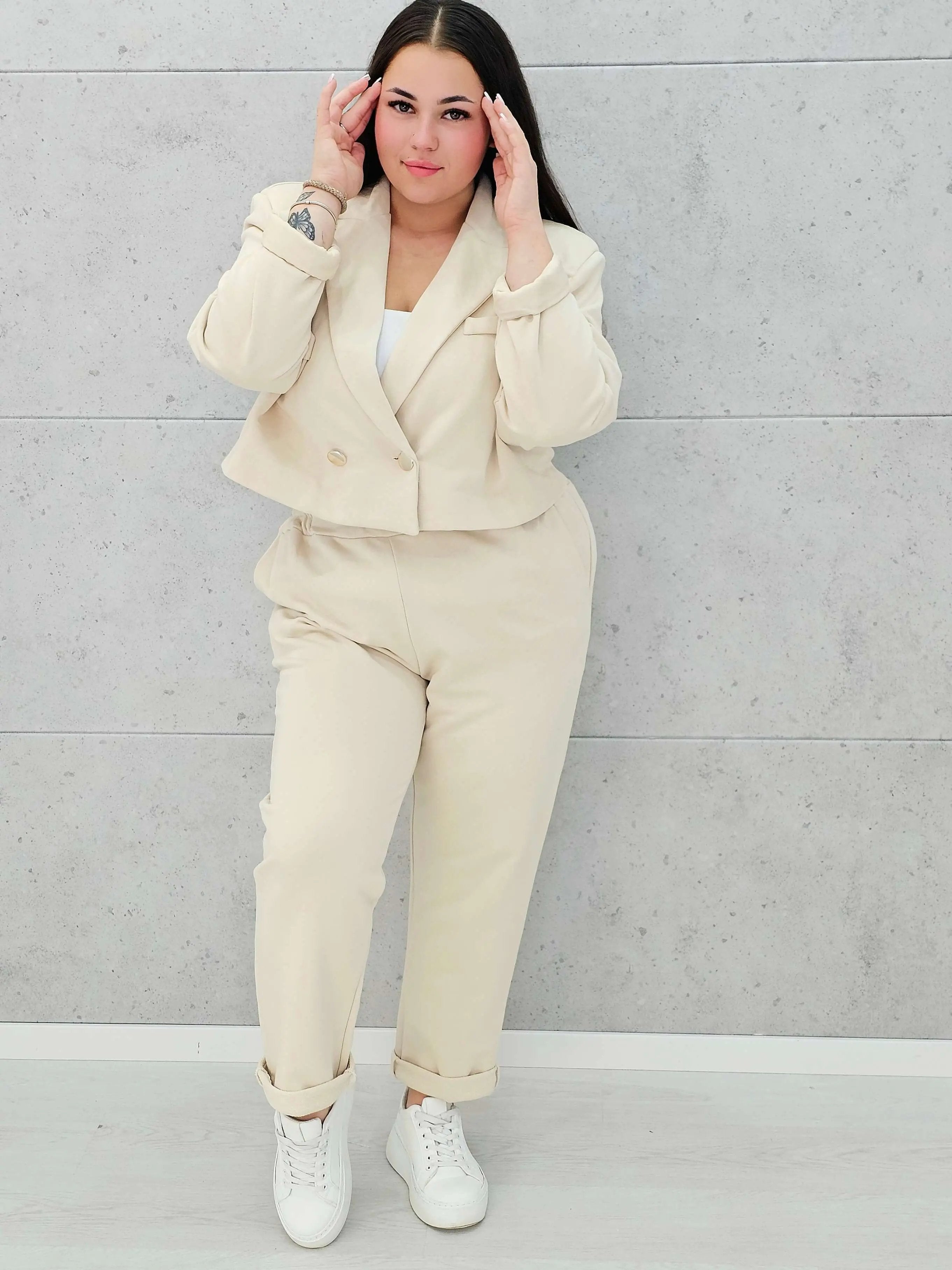 Garnitur „Soft Confidence” – subtelność w nowoczesnym wydaniu Stylowa XL